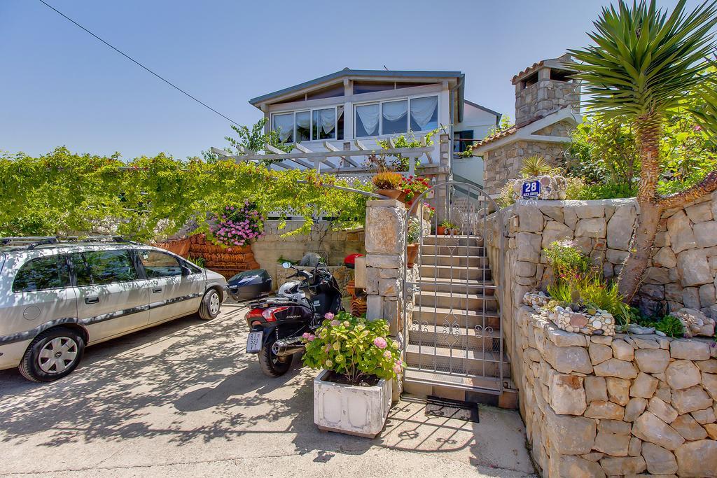 Apartment Neno - Terrace & Parking Veli Lošinj Εξωτερικό φωτογραφία